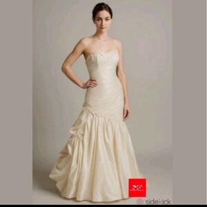 COSMOBELLA MILANO IVORY STRAPLESS WEDDING GOWN SIZE 10